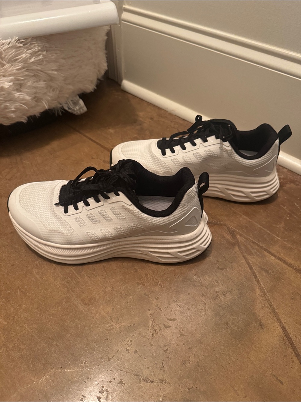 NortiV8 White and Black Chunky tennis shoes - Picture 5 of 6